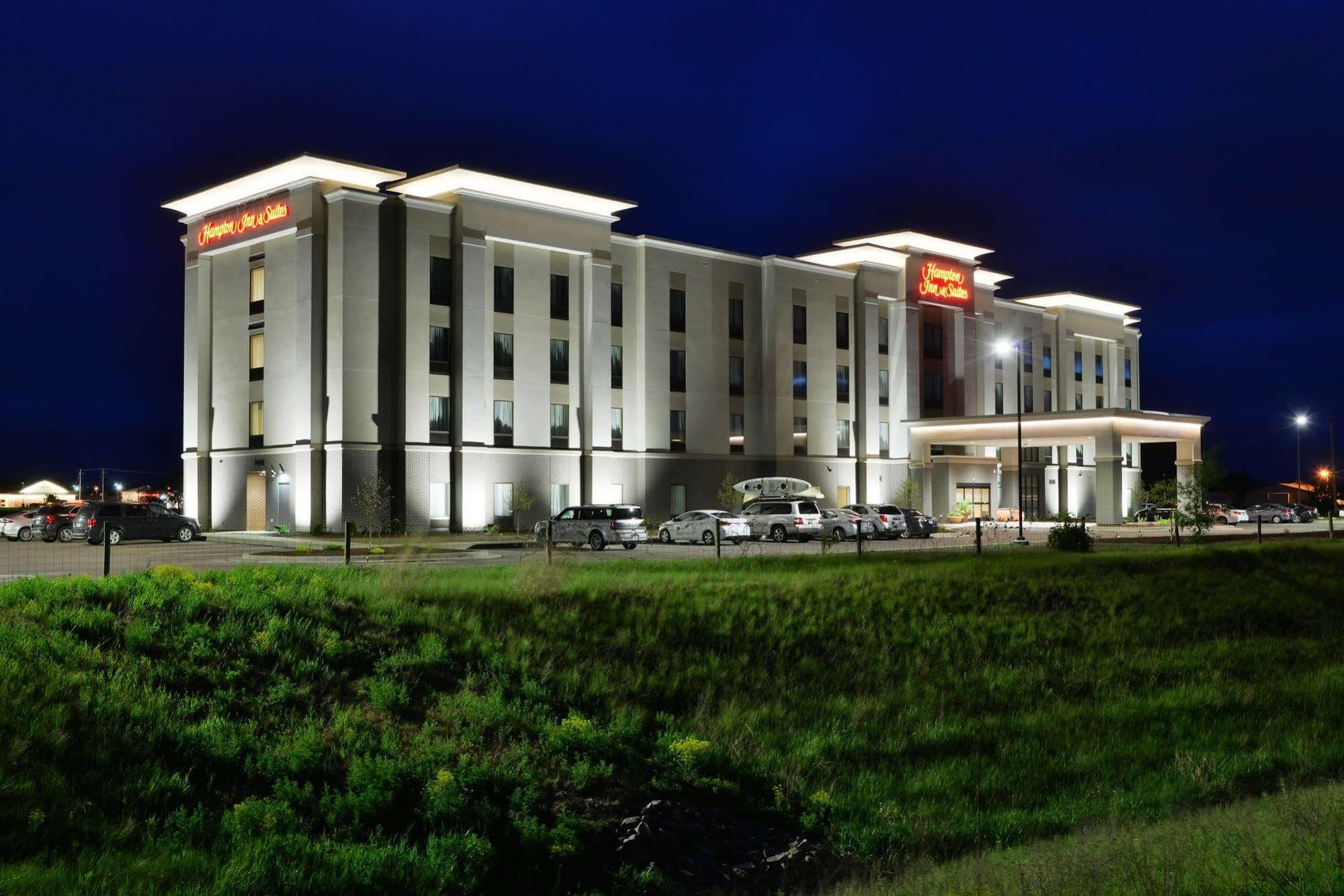 Hampton Inn & Suites Chippewa Falls Dış mekan fotoğraf