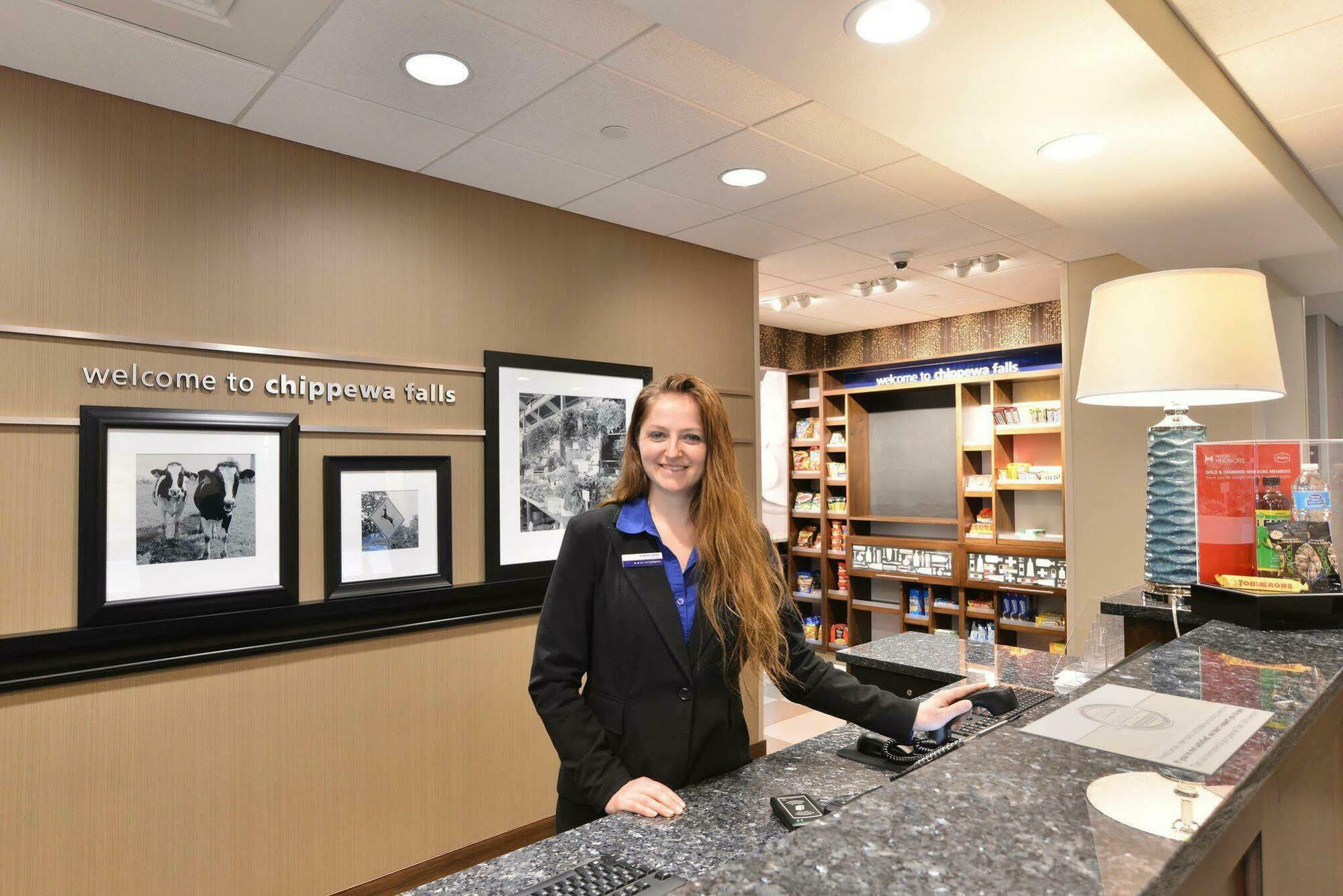 Hampton Inn & Suites Chippewa Falls Dış mekan fotoğraf
